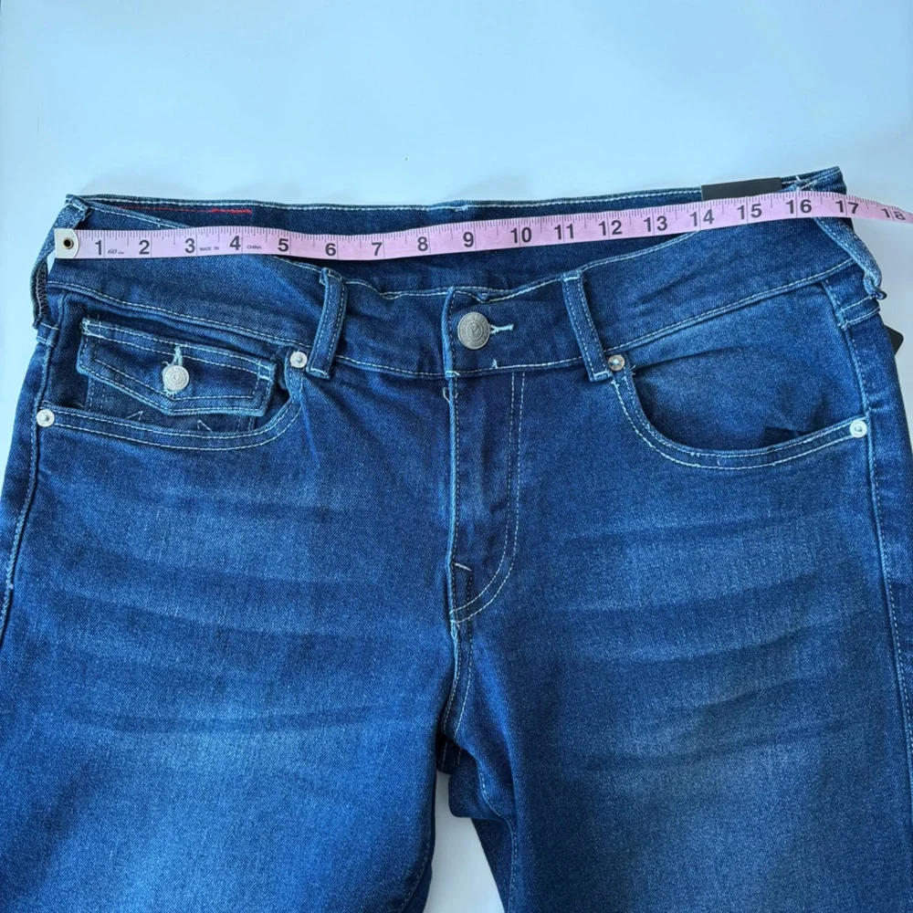 True Religion || Ricky Straight Jeans Flap Pocket in Medium Flake Blue 32x34 NWT